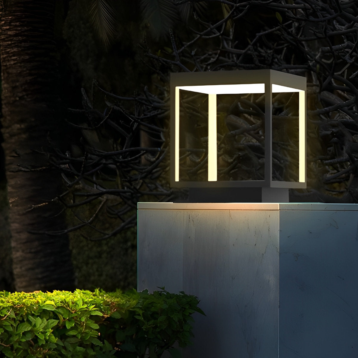 Square Hollow Frame Waterproof LED Courtyard Solar Post Cap Light