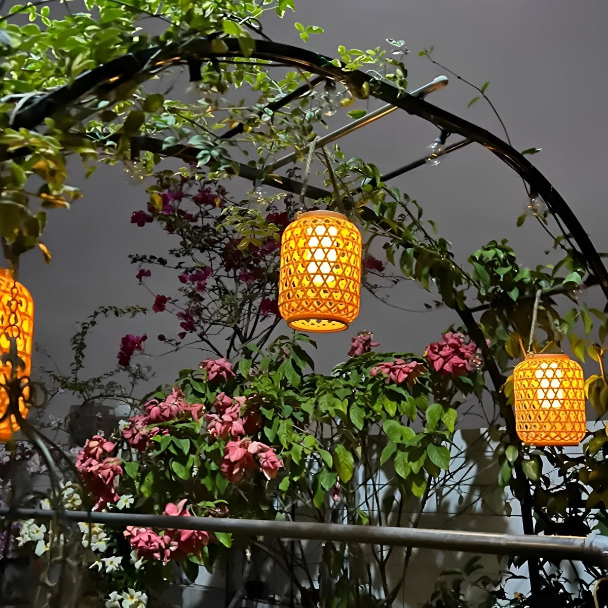 Waterproof Solar Retro Rattan Lanterns Hanging Lights